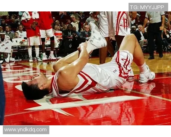 姚明在篮球界的地位遭遇质疑引发广泛讨论与反思