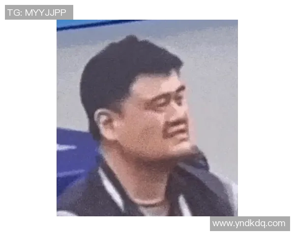姚明怒火中烧瞬间被捕捉的搞笑图片引发网友热议与共鸣 姚明怒火中烧瞬间被捕捉的搞笑图片引发网友热议与共鸣