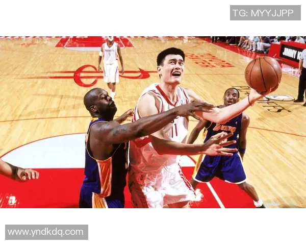 姚明精彩瞬间汇聚见证篮球巨星的辉煌历程与不凡风采 姚明精彩瞬间汇聚见证篮球巨星的辉煌历程与不凡风采