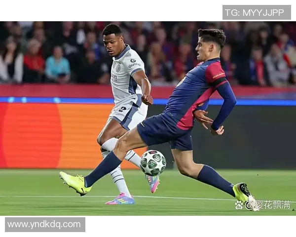 欧冠激战波尔图逆转AC米兰乌龙球成关键瞬间引发全场狂欢 欧冠激战波尔图逆转AC米兰乌龙球成关键瞬间引发全场狂欢