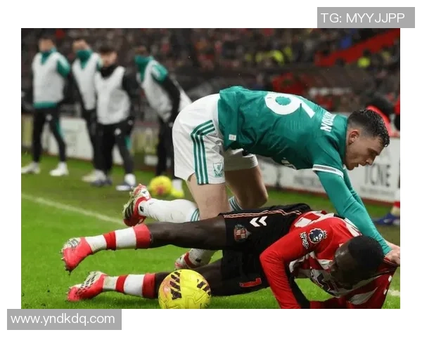 英超激战:多特蒙德大胜利物浦点球大战瞬间点燃全场激情 英超激战:多特蒙德大胜利物浦点球大战瞬间点燃全场激情